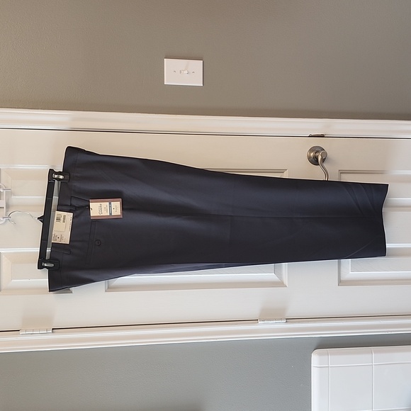 Haggar Original Slacks.. Straight Fit - Picture 1 of 5